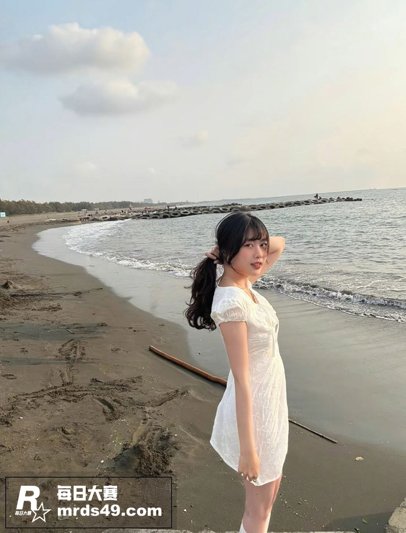 台湾小妹和男友做爱私相关图片11