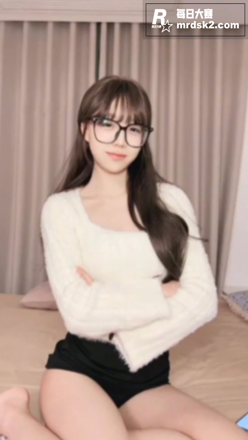 玩物社交极品眼镜少女相关图片1