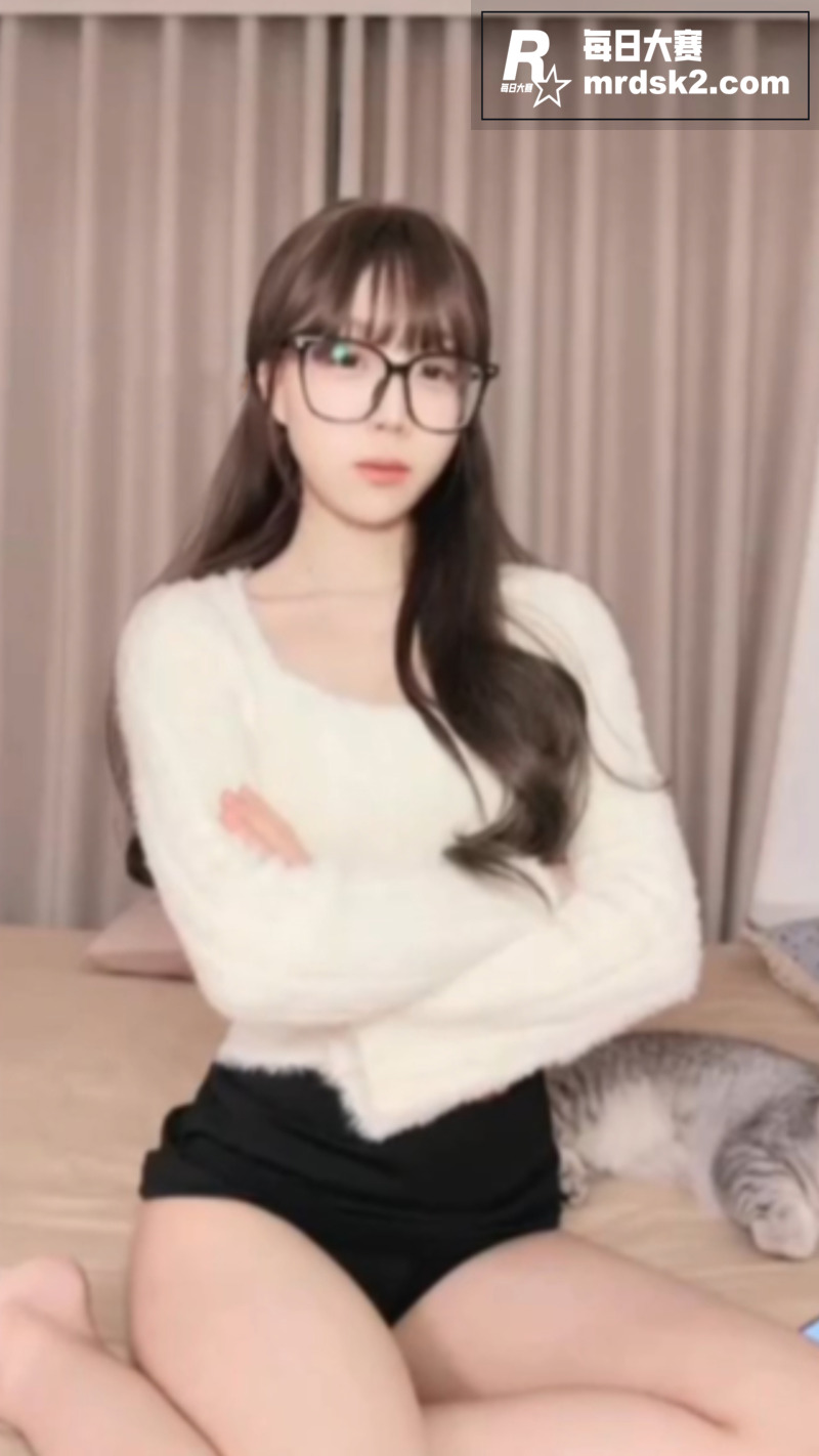 玩物社交极品眼镜少女相关图片5