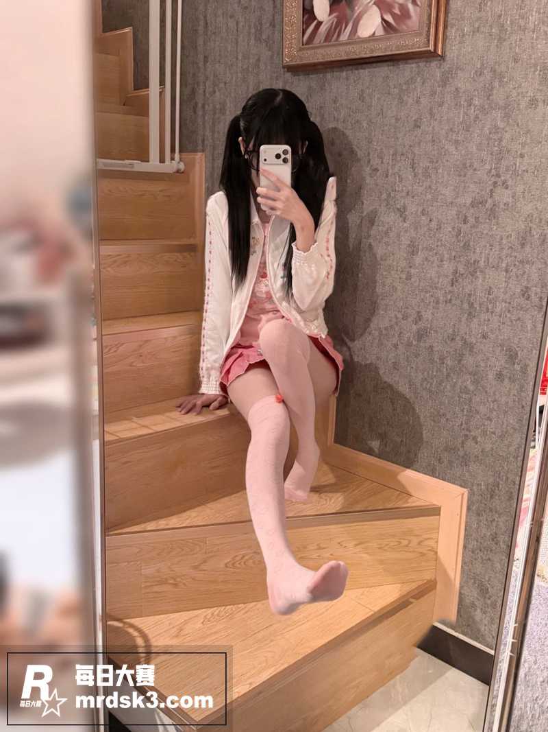 高颜值极品反差萝莉 相关图片2
