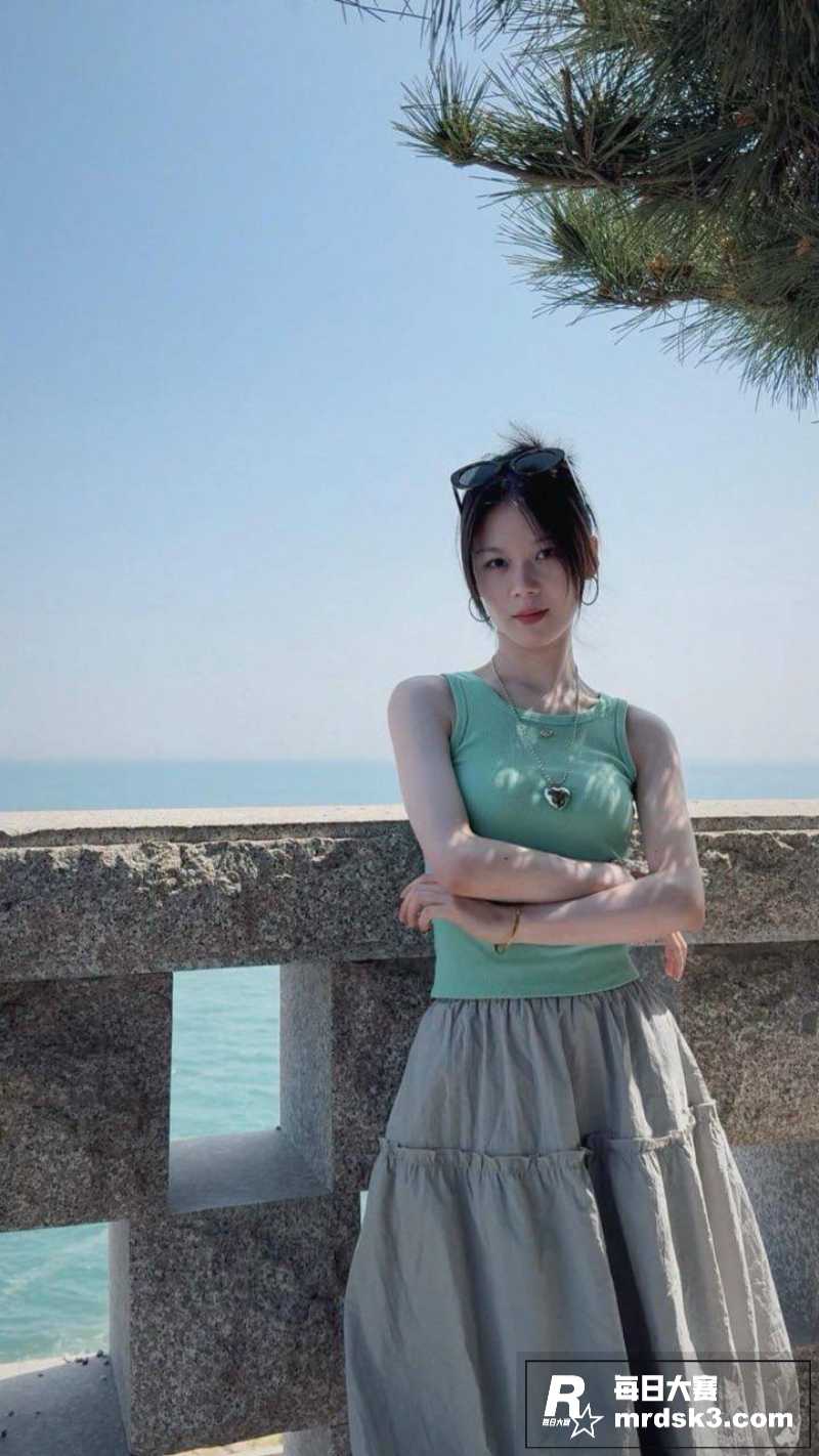 高颜值美女与前男友露相关图片6