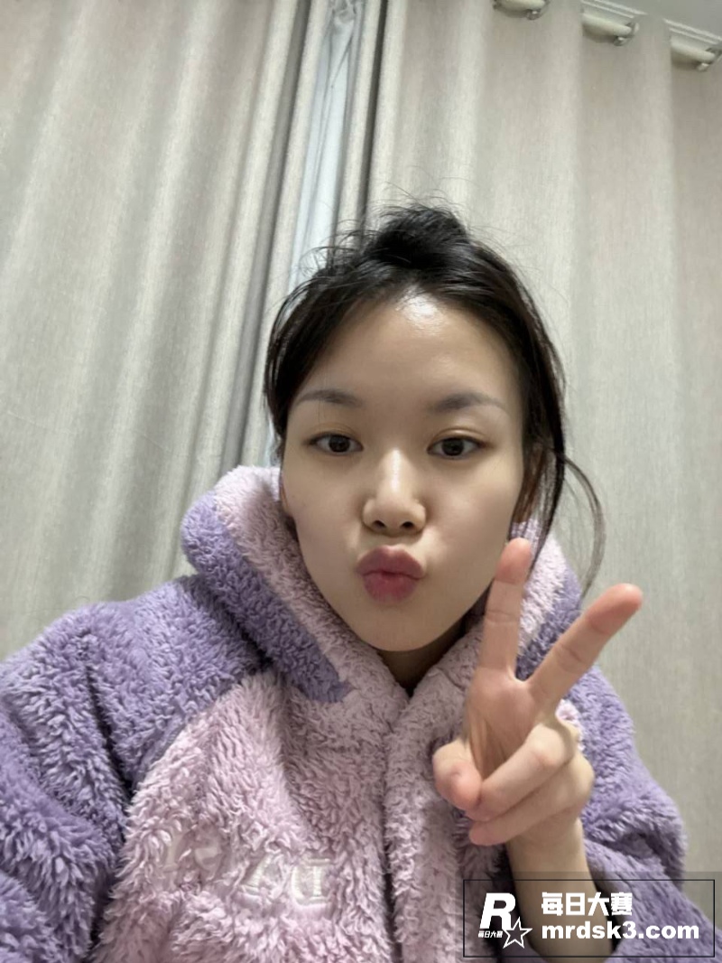 高颜值美女与前男友露相关图片8