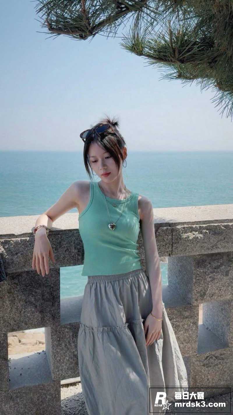 高颜值美女与前男友露相关图片9