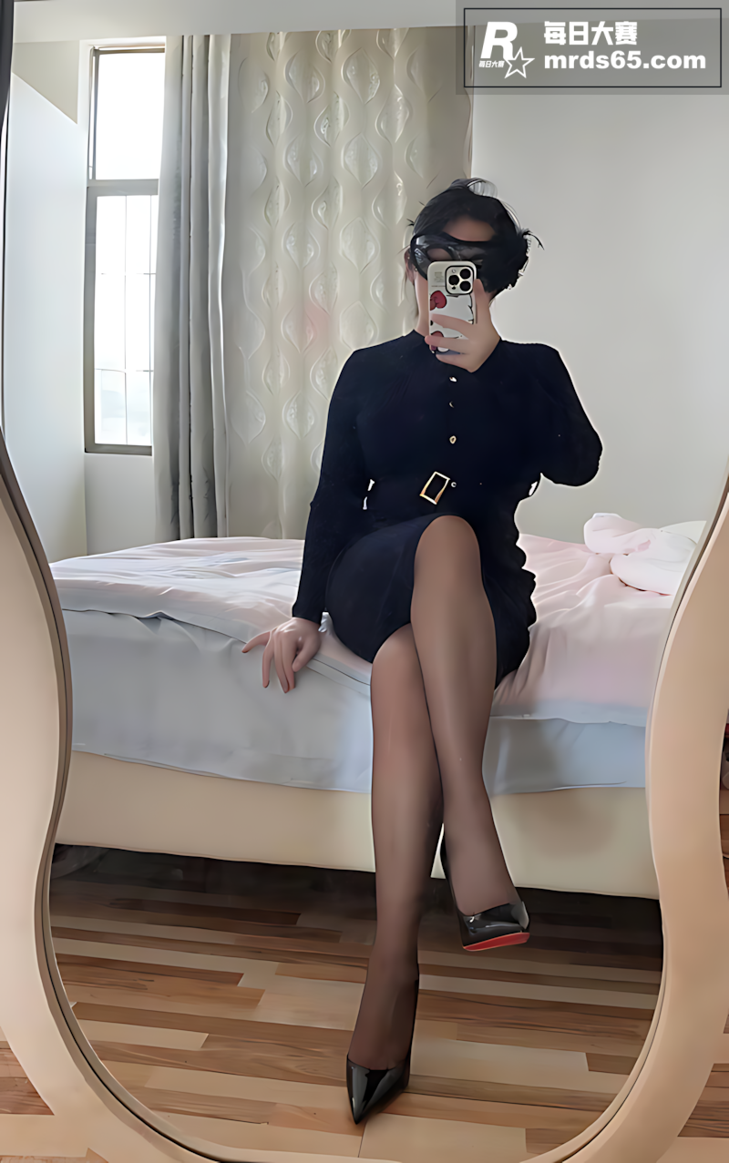 顶级巨乳网红 娜比 相关图片5