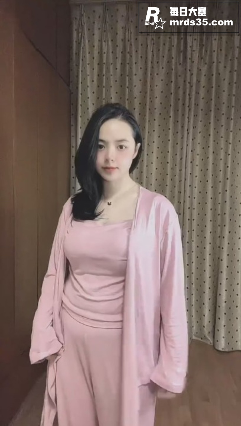 抖音哺乳期巨乳网红 相关图片1