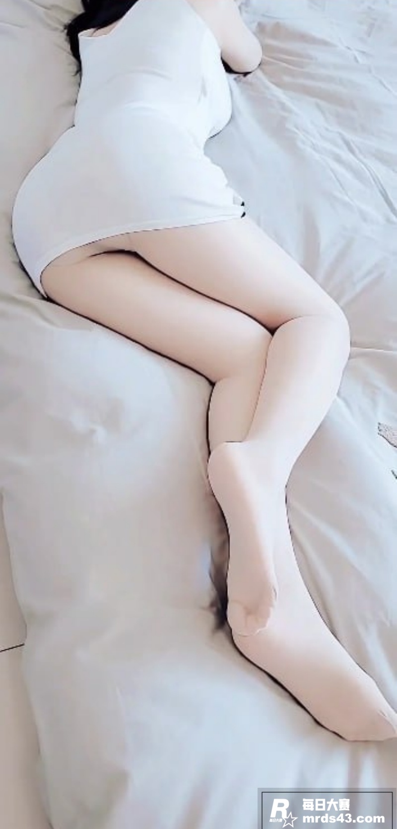 极品白虎福利姬 小迷相关图片8