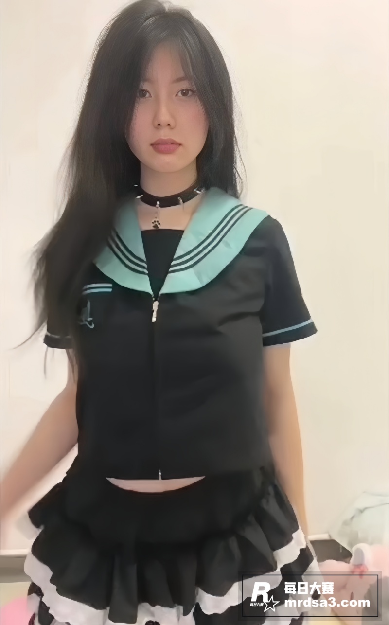 巨乳女大学生变母狗 相关图片1