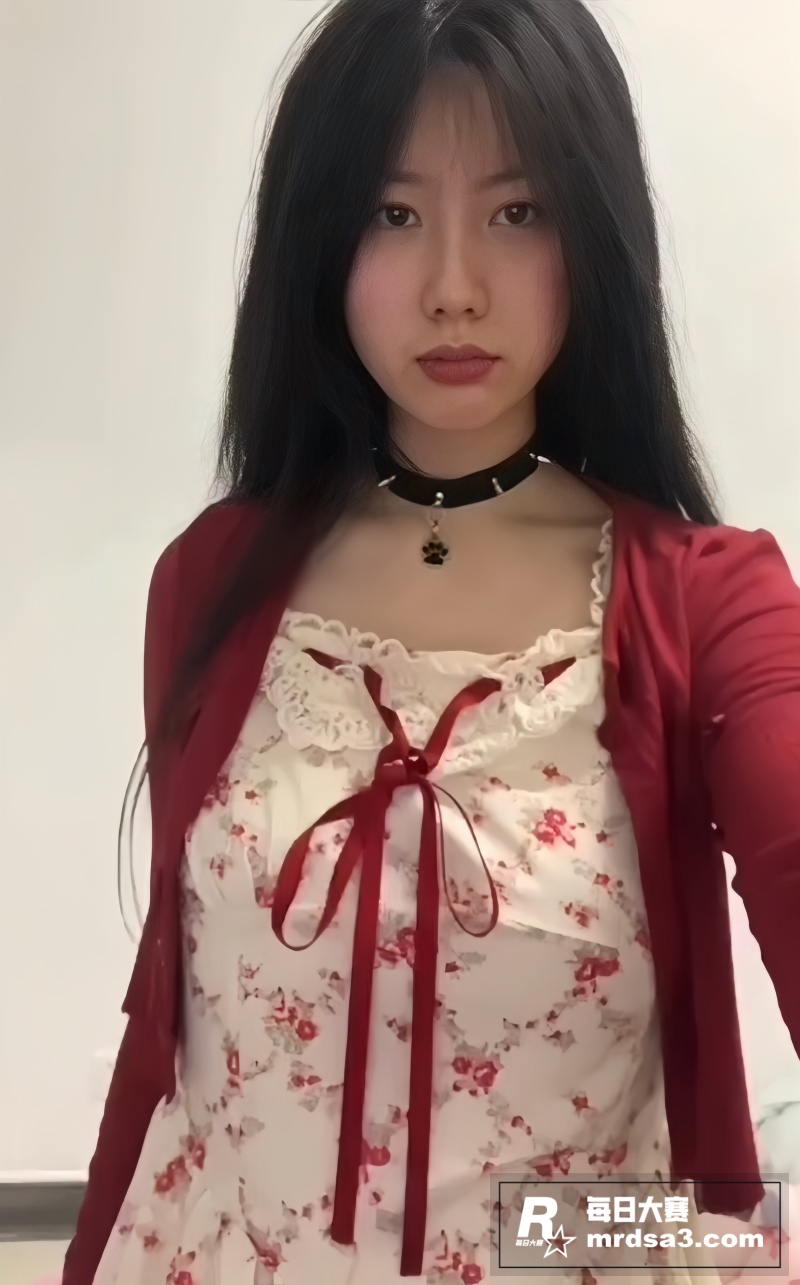 巨乳女大学生变母狗 相关图片3