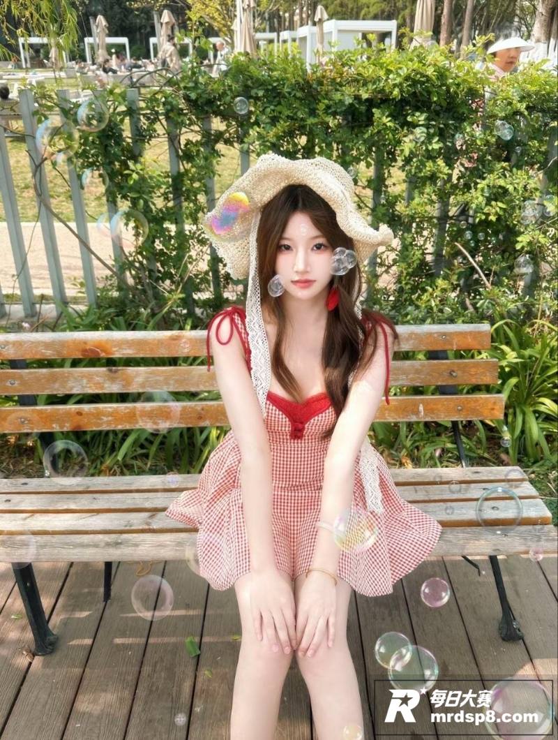 四川高颜值反差少女 相关图片11