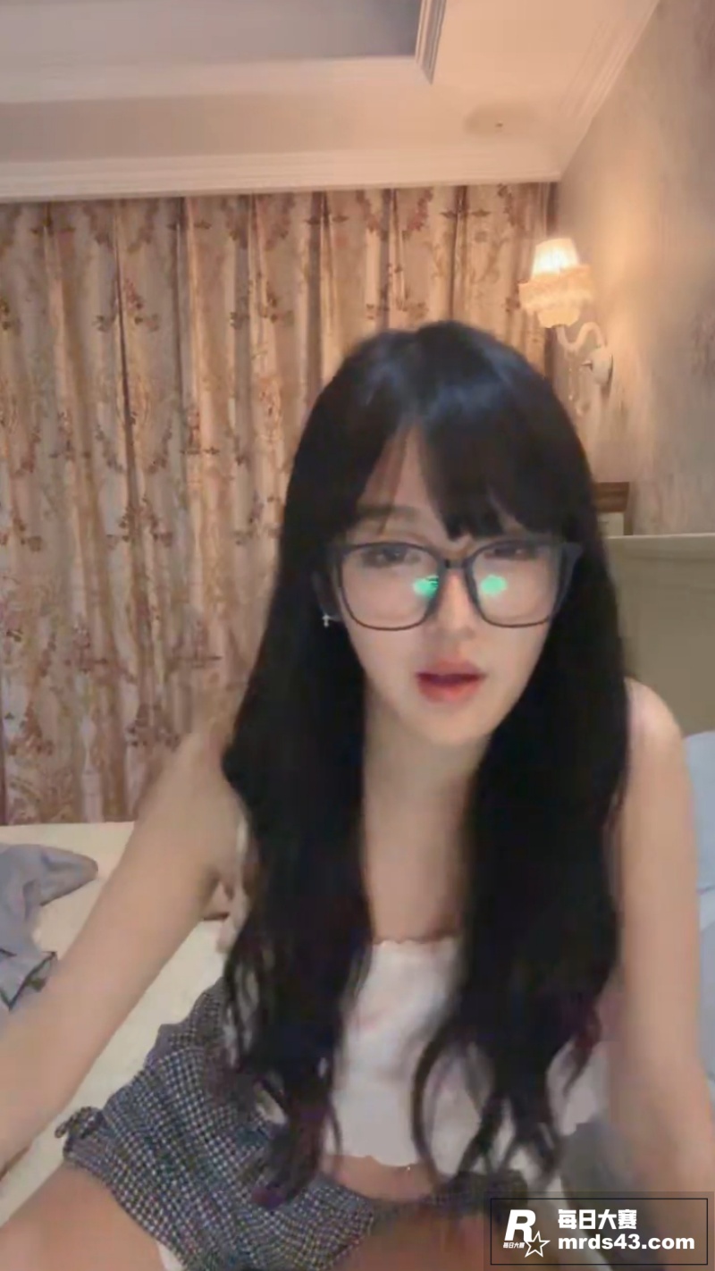 高颜值清纯女主播 柳相关图片2