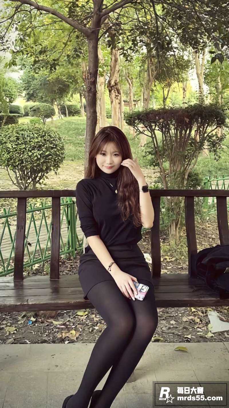 上海大学生 李佳怡 相关图片3