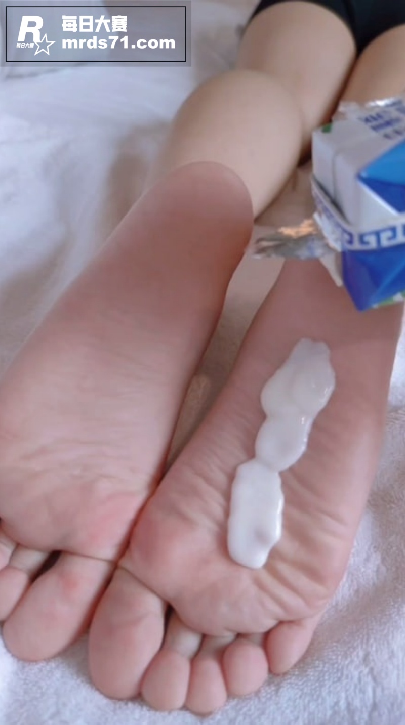 极品美腿女高中生 白相关图片3