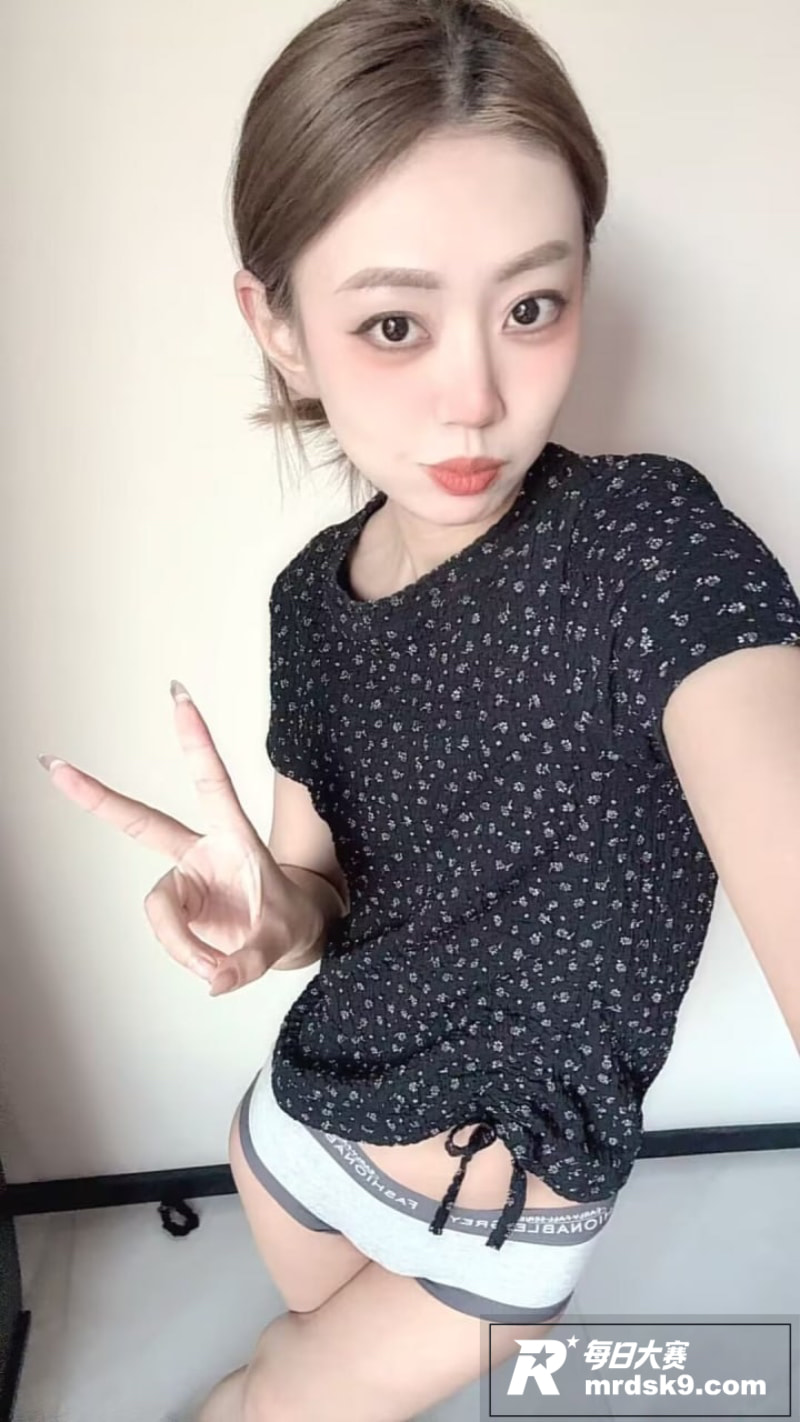 广州高颜值淫妻 陈嘉相关图片3