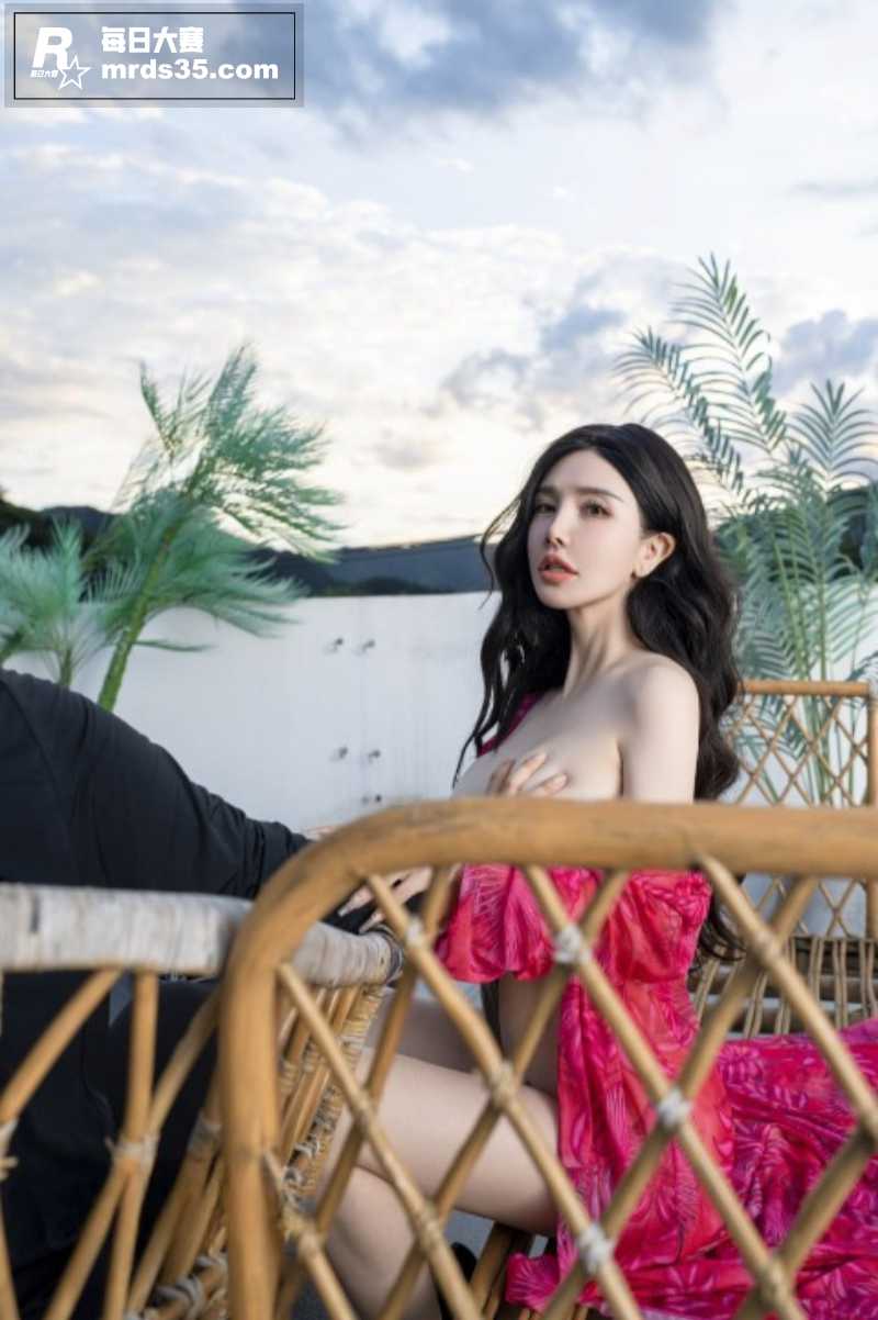 秀人网巨乳女神潘娇娇相关图片1