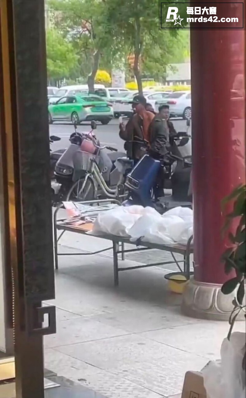 精神病街头撸管震惊路相关图片5