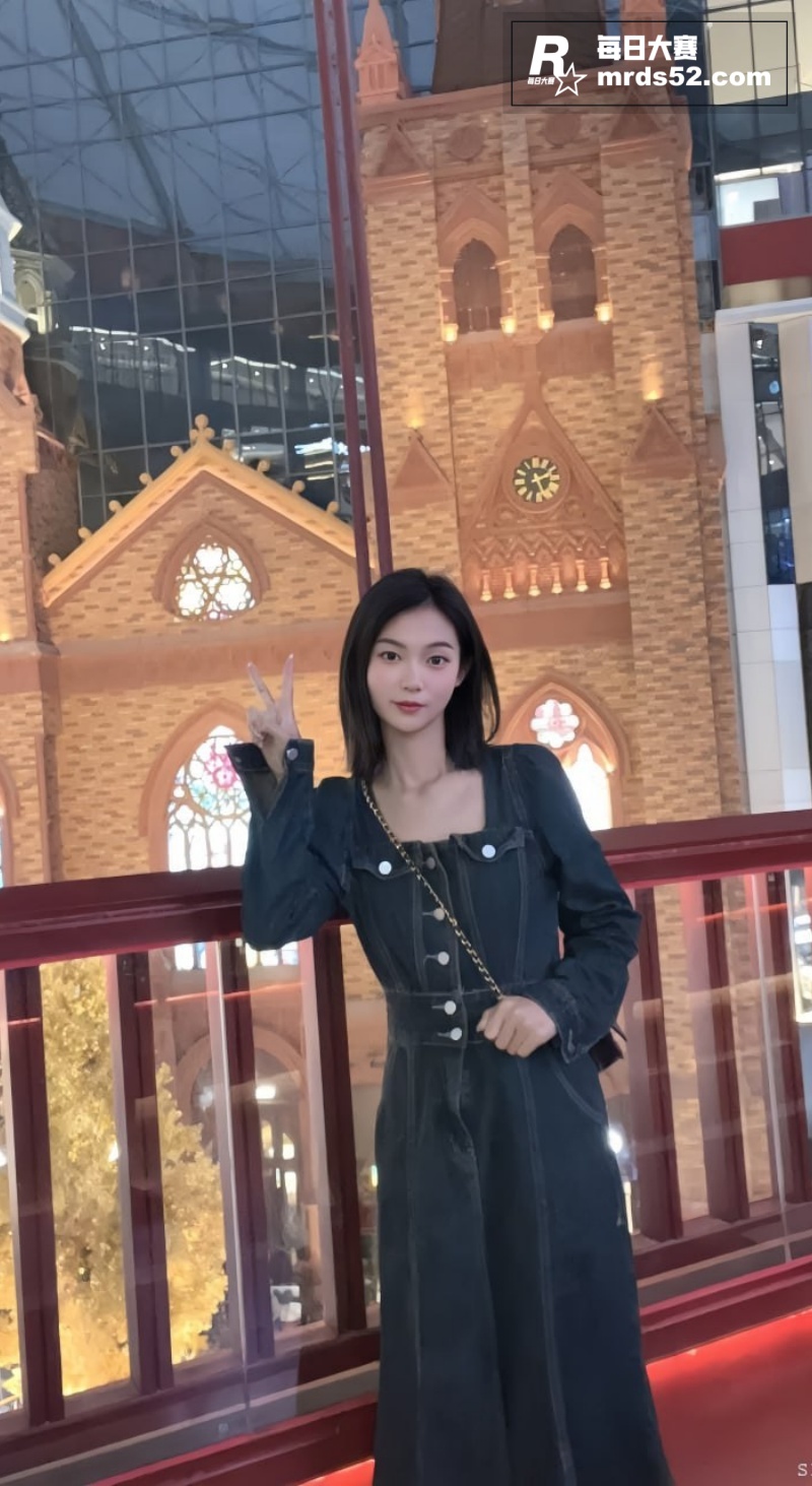 云南高校学生妹 周闫相关图片2