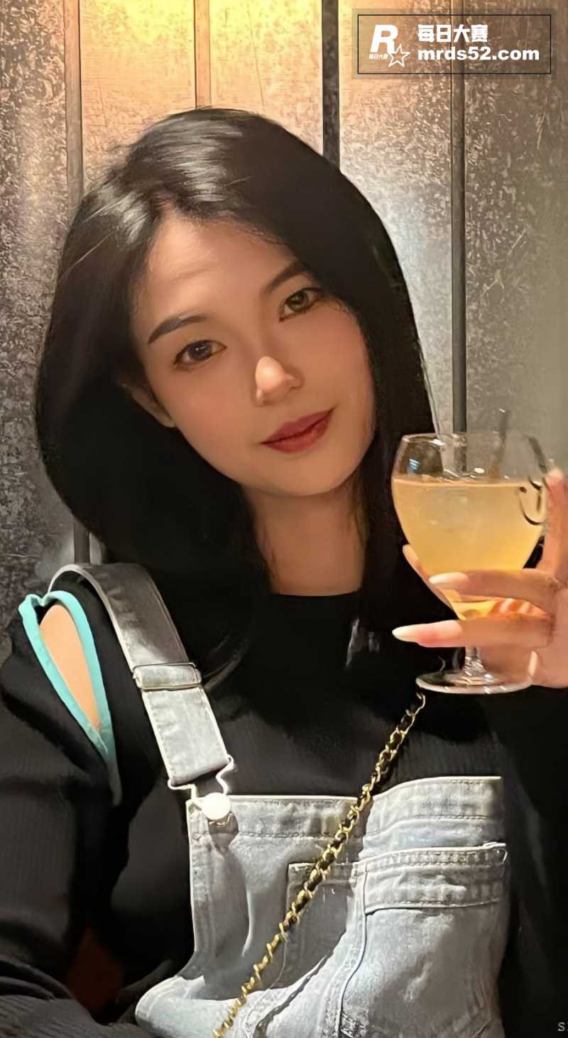 云南高校学生妹 周闫相关图片9