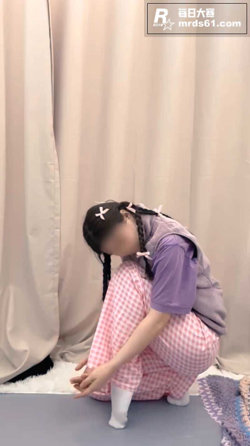 推特极品舞姬 以安 相关图片1