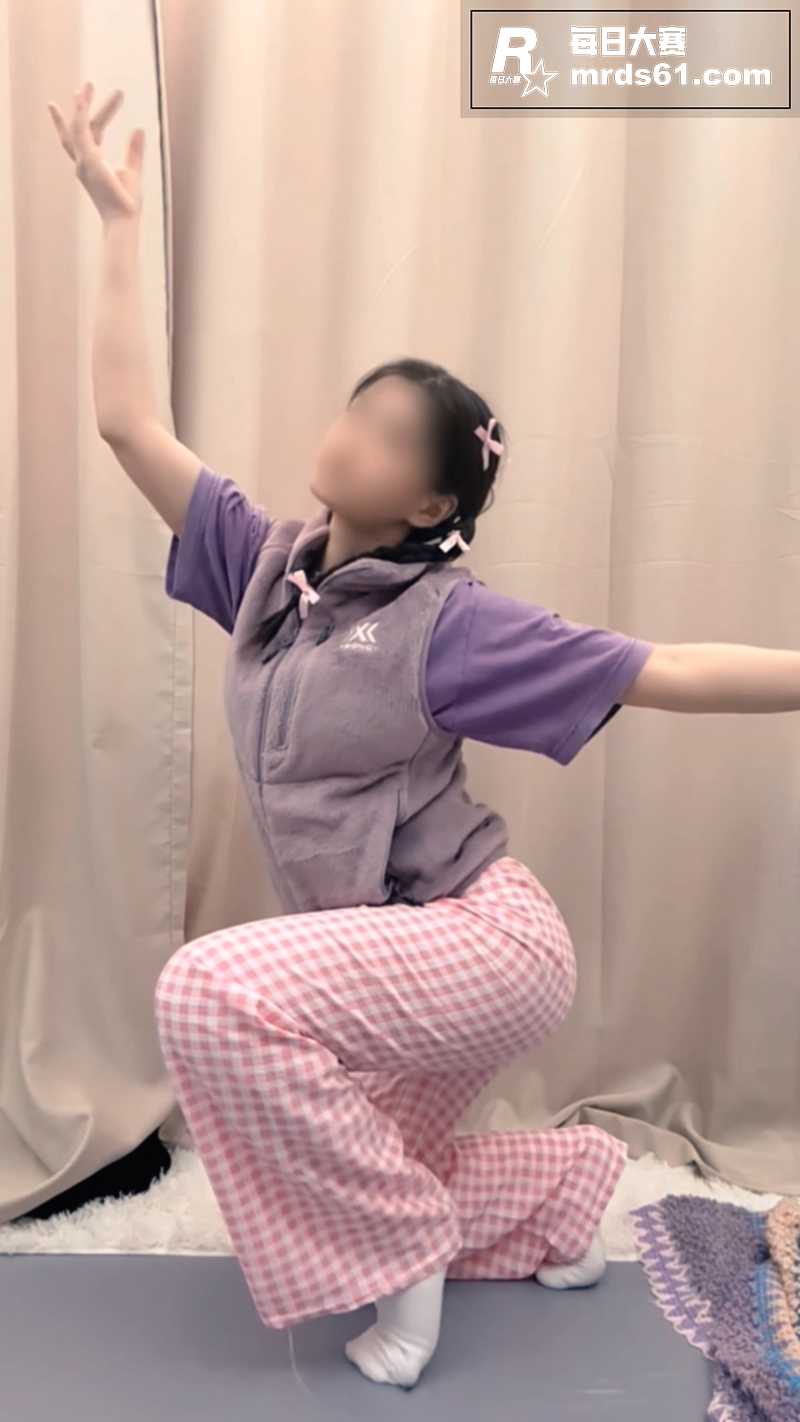 推特极品舞姬 以安 相关图片2