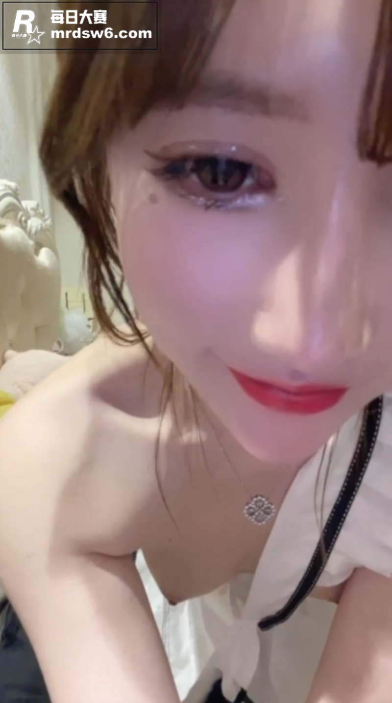 高颜值反差女神 美桃相关图片5