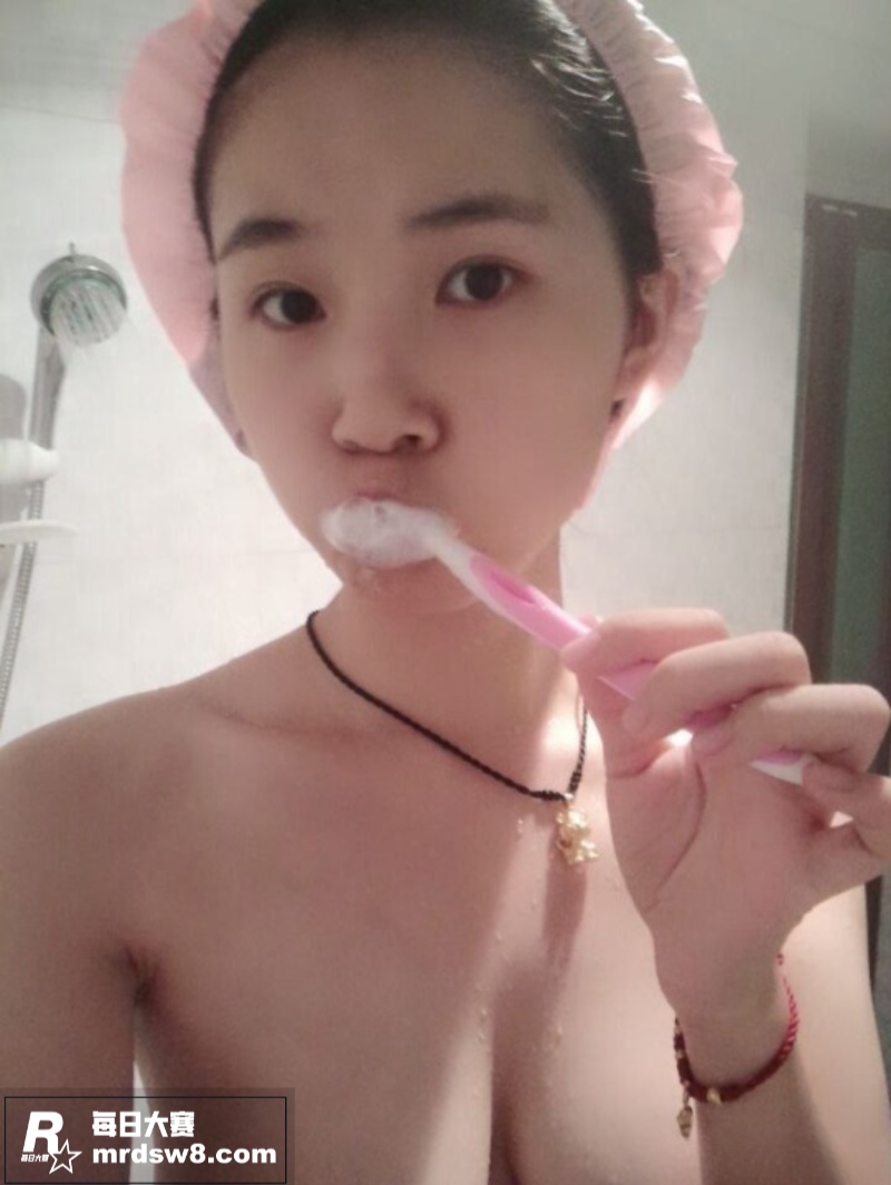 清纯学生妹 和男友分相关图片1