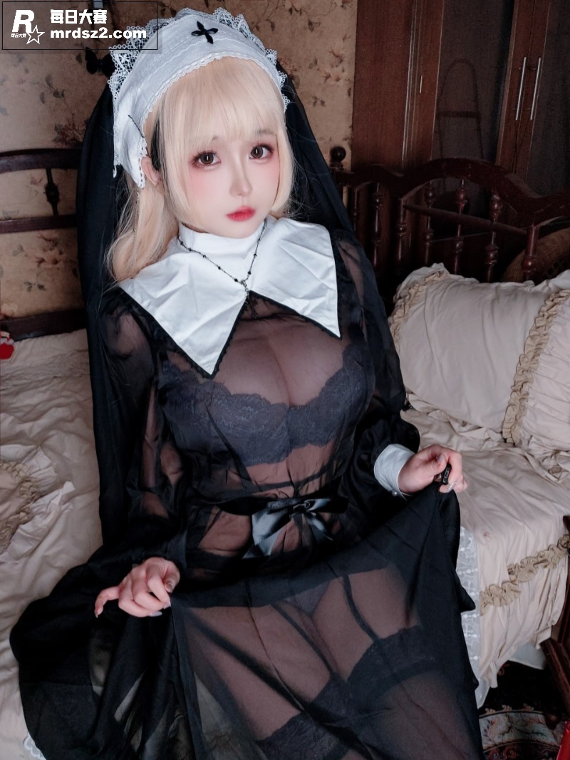 高颜值巨乳嫩妹 日奈相关图片15