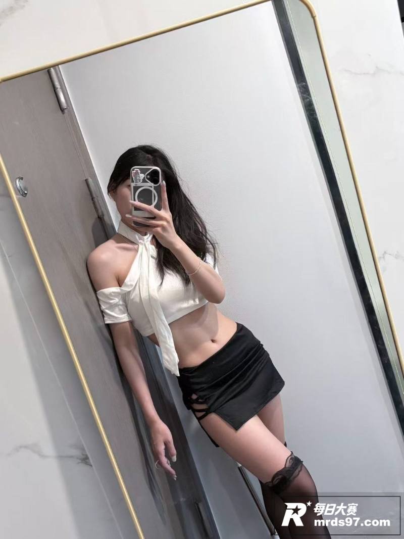 湖南长沙反差女神 张相关图片5