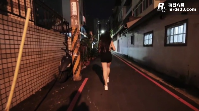 高颜值巨乳嫩妹 艾瑪相关图片1