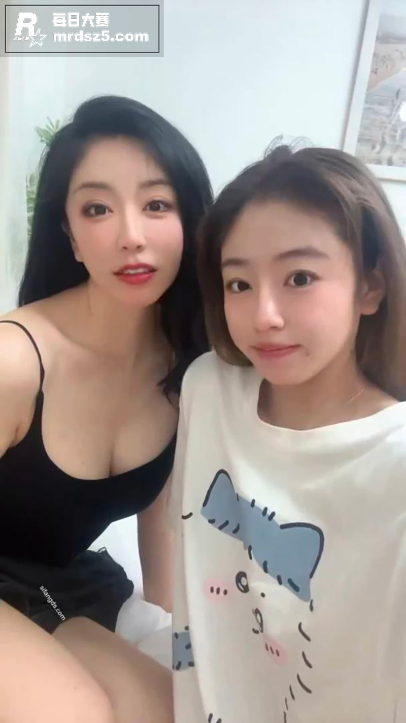 高颜值母女双飞福利 相关图片8