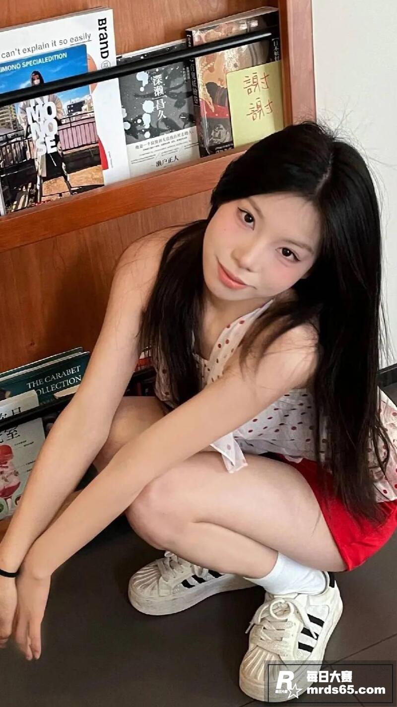 云南高颜值大学生 李相关图片4