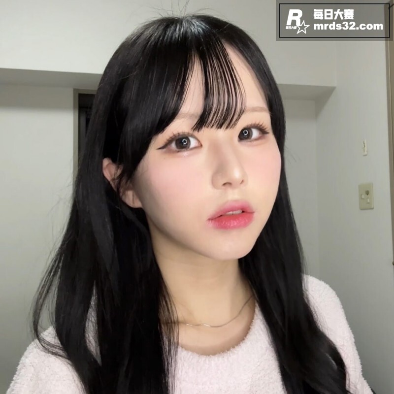日本高颜值混血女网黄相关图片1
