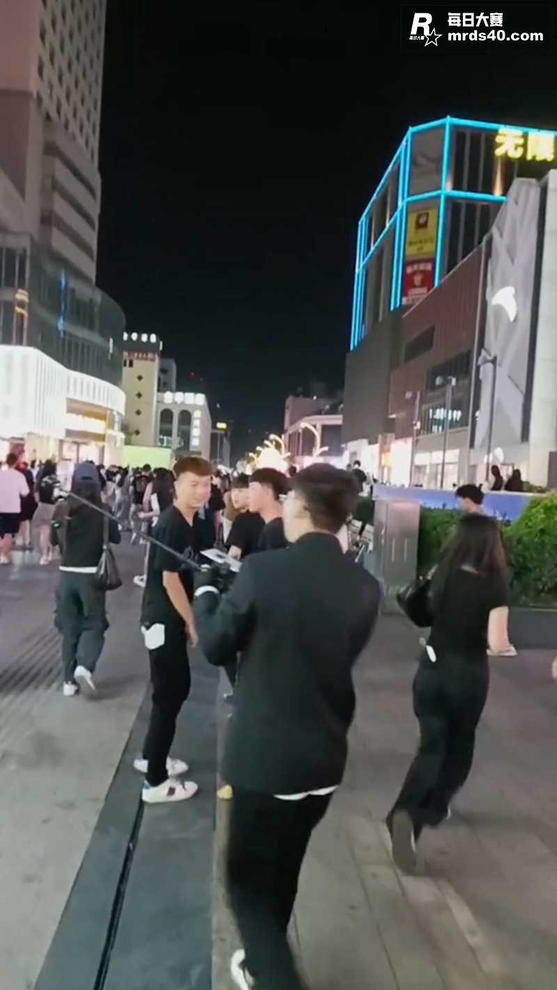 今日热瓜！郑州二七广相关图片4