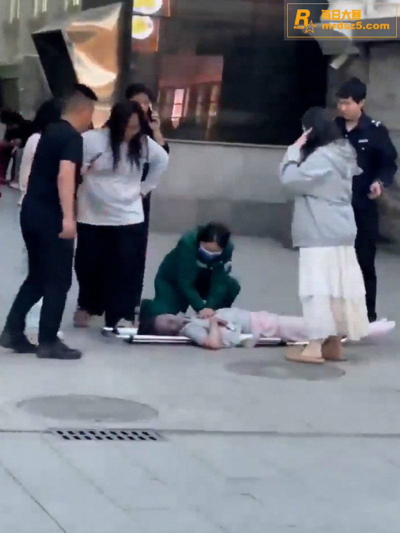 网传河北美术学院多名相关图片4
