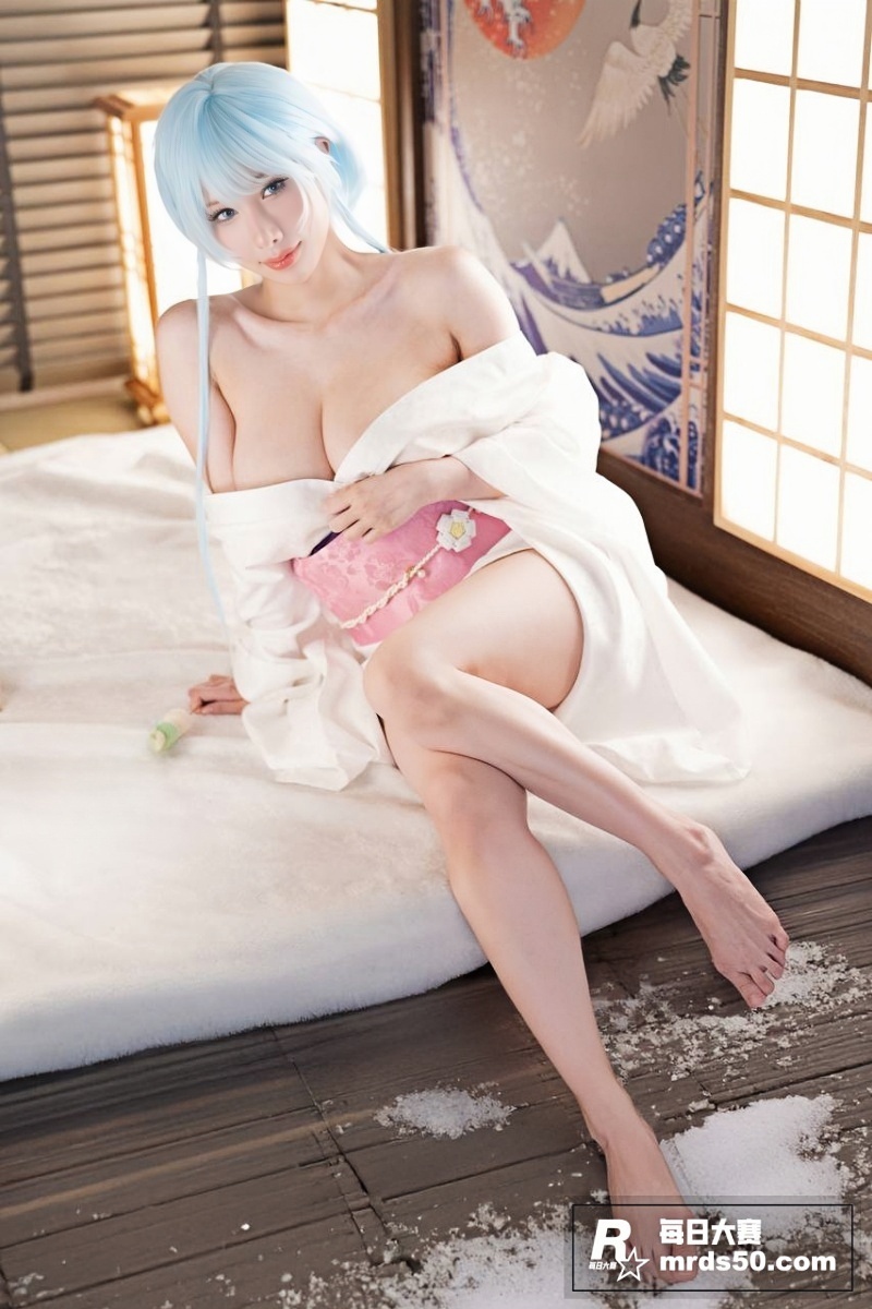 巨乳尤物Coser 相关图片8