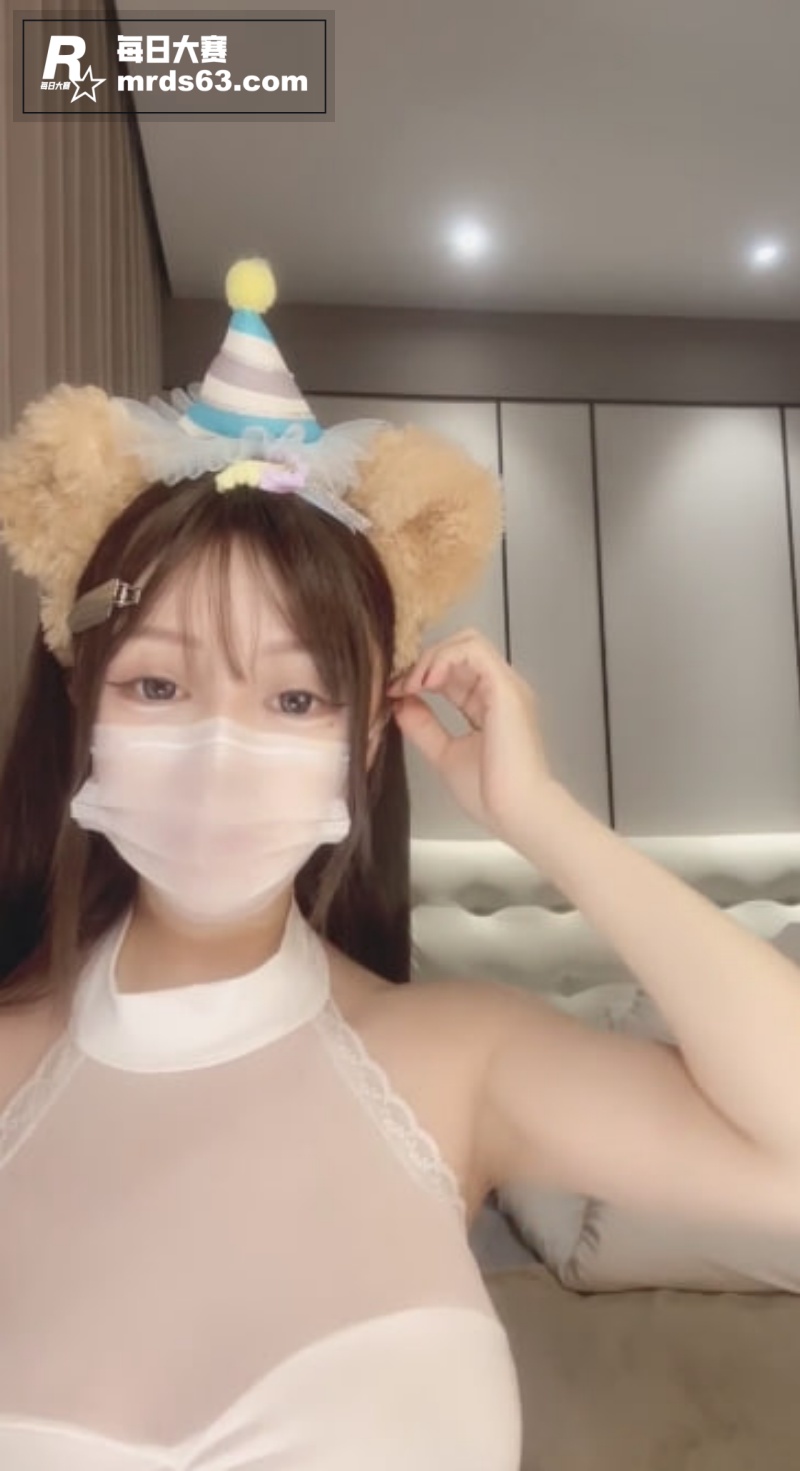 极品高颜值巨乳新人主相关图片1