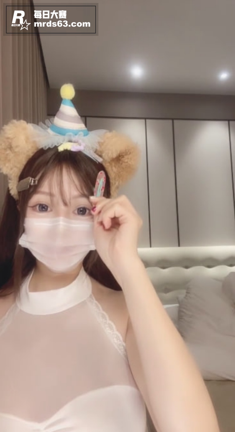 极品高颜值巨乳新人主相关图片2