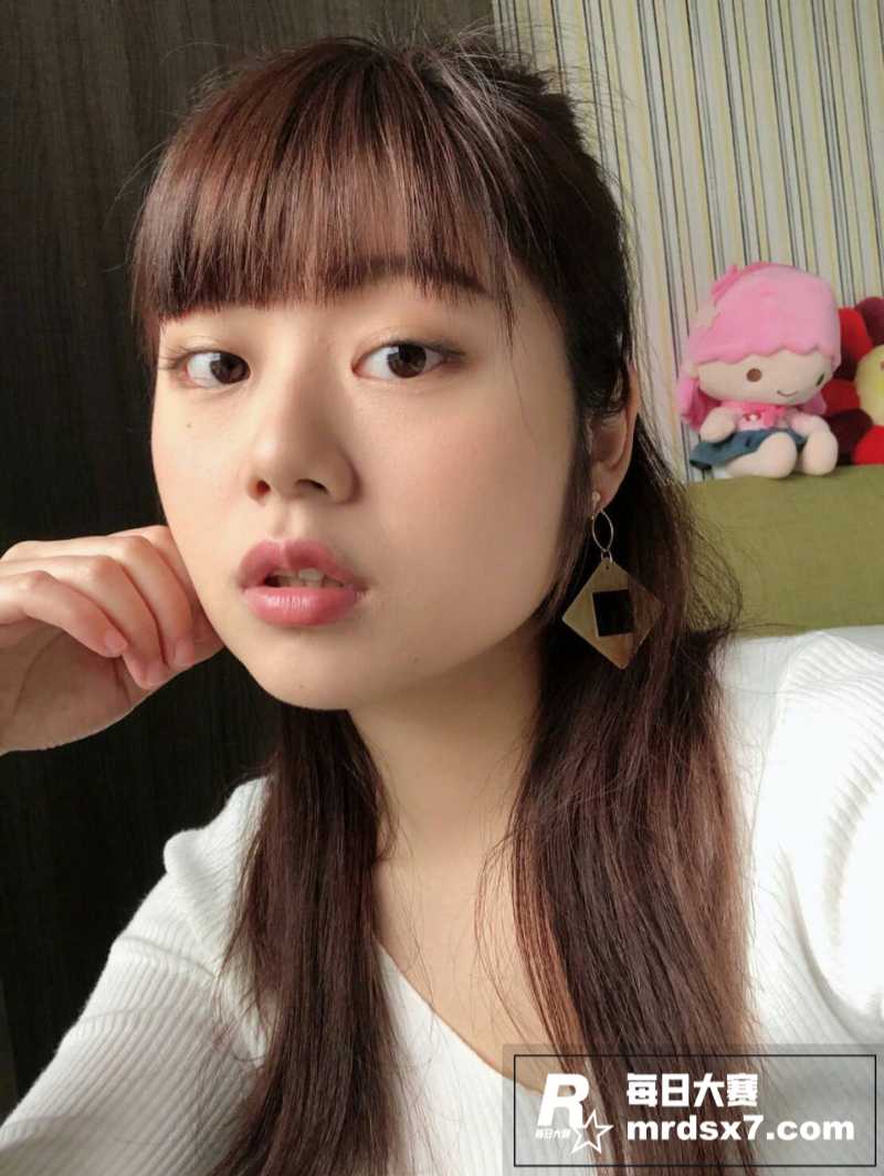 超漂亮19岁大一巨乳相关图片9