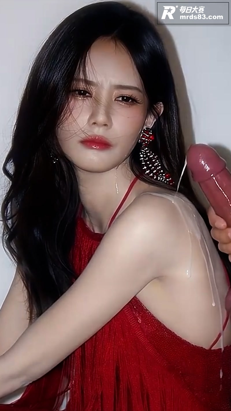 AI明星脱衣 李一桐相关图片3