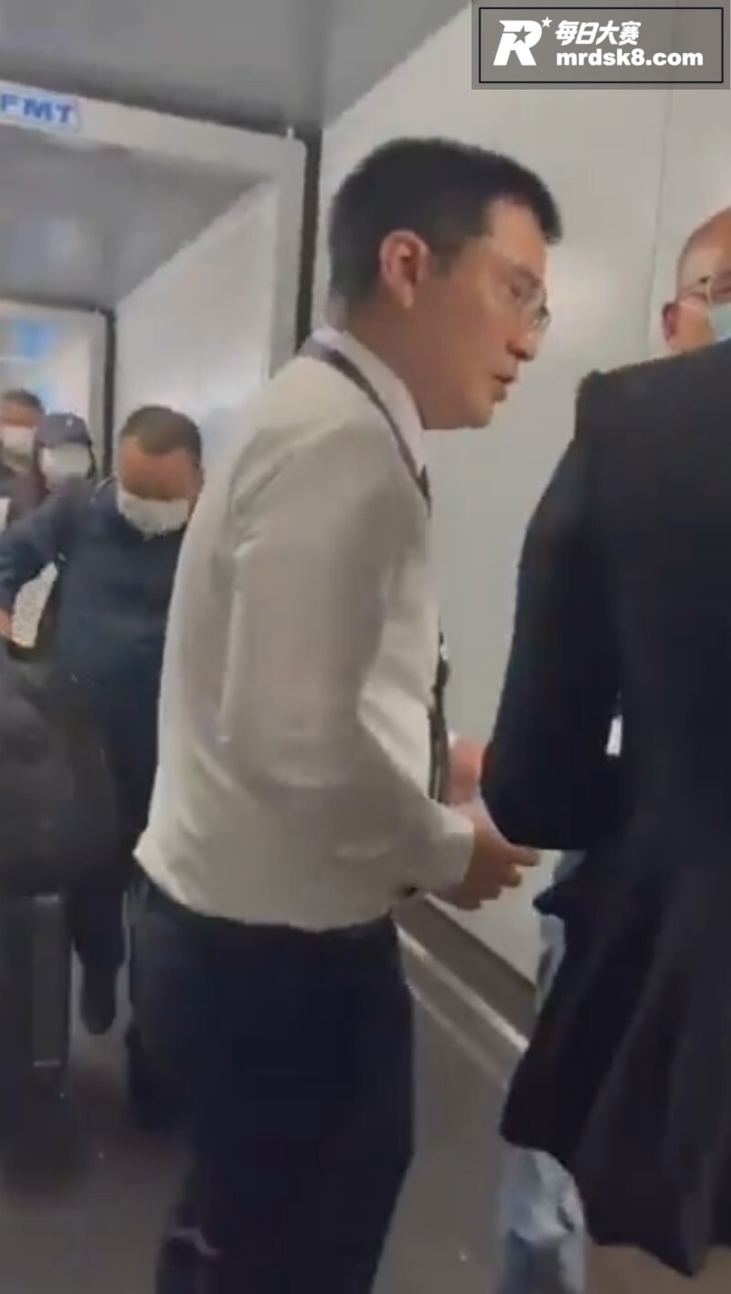 国企领导干部醉酒致航相关图片11