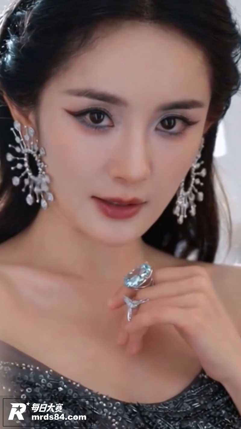 AI脱衣顶级女神明星相关图片2