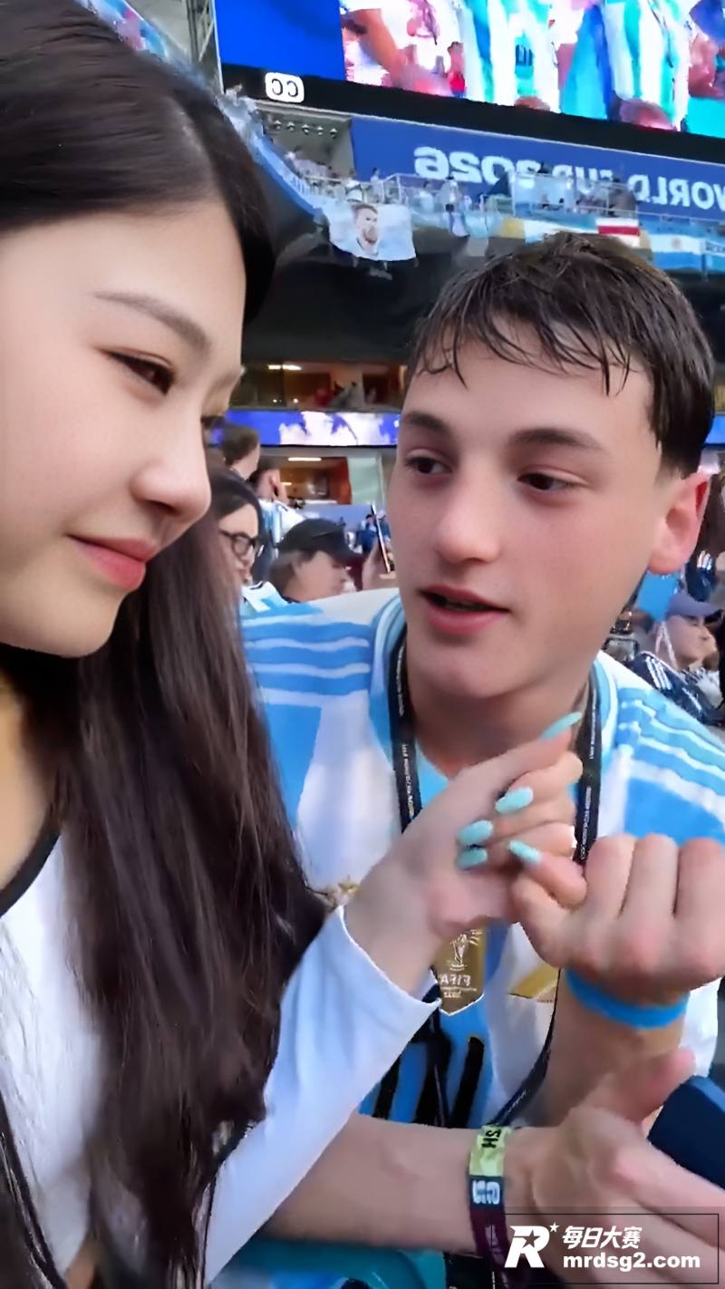 世界杯现场中国女博主相关图片6