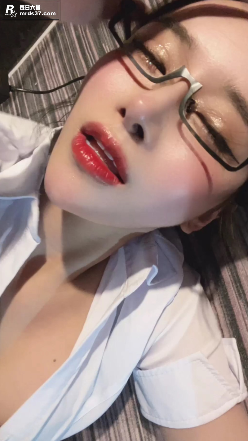 高颜值网易女神 小恩相关图片10