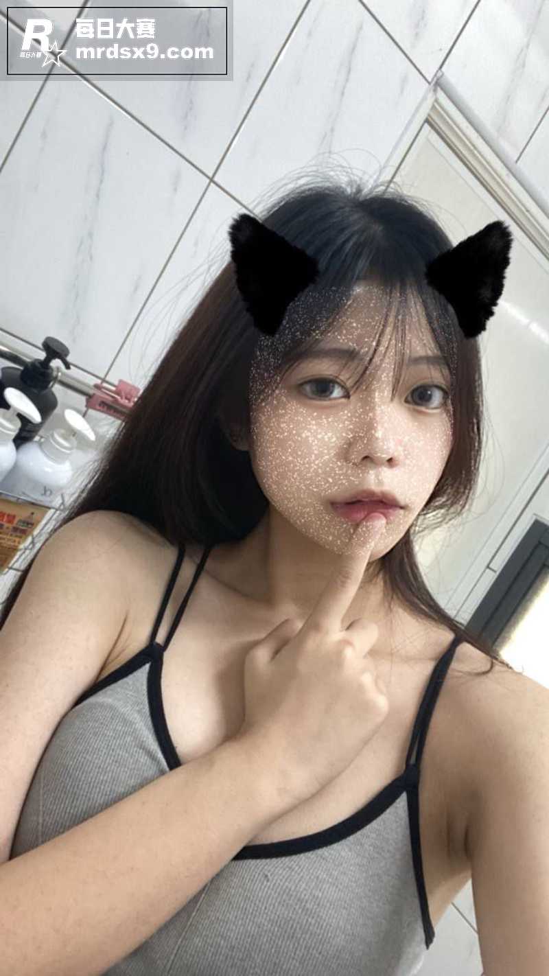 高颜值极品大一学妹 相关图片3