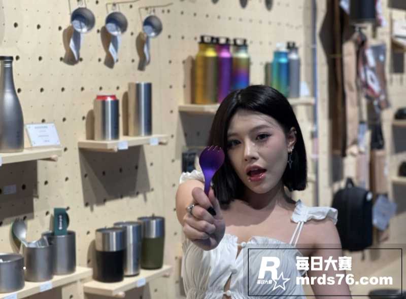 抖音擦边网红御姐独家相关图片2