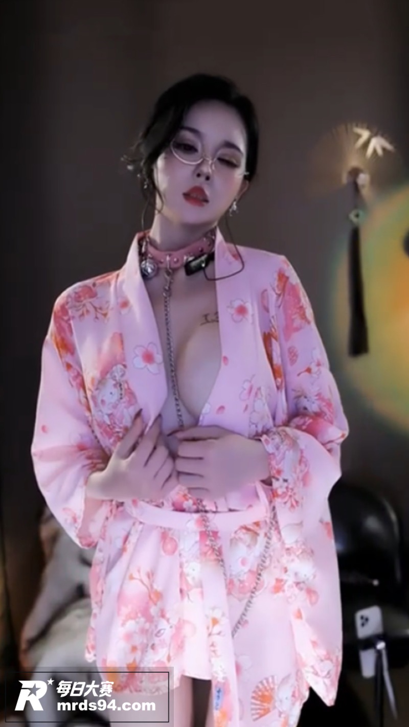 网易CC极品御姐 温相关图片1