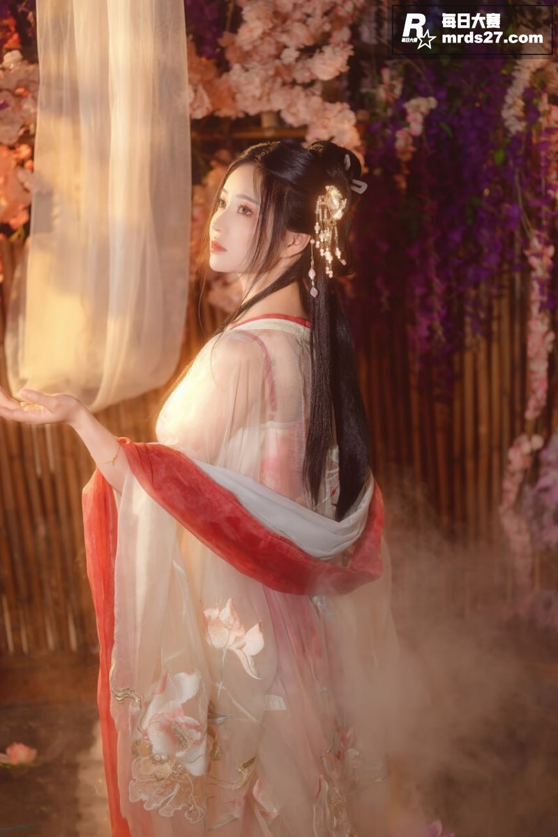 极品国模女神 年年n相关图片7