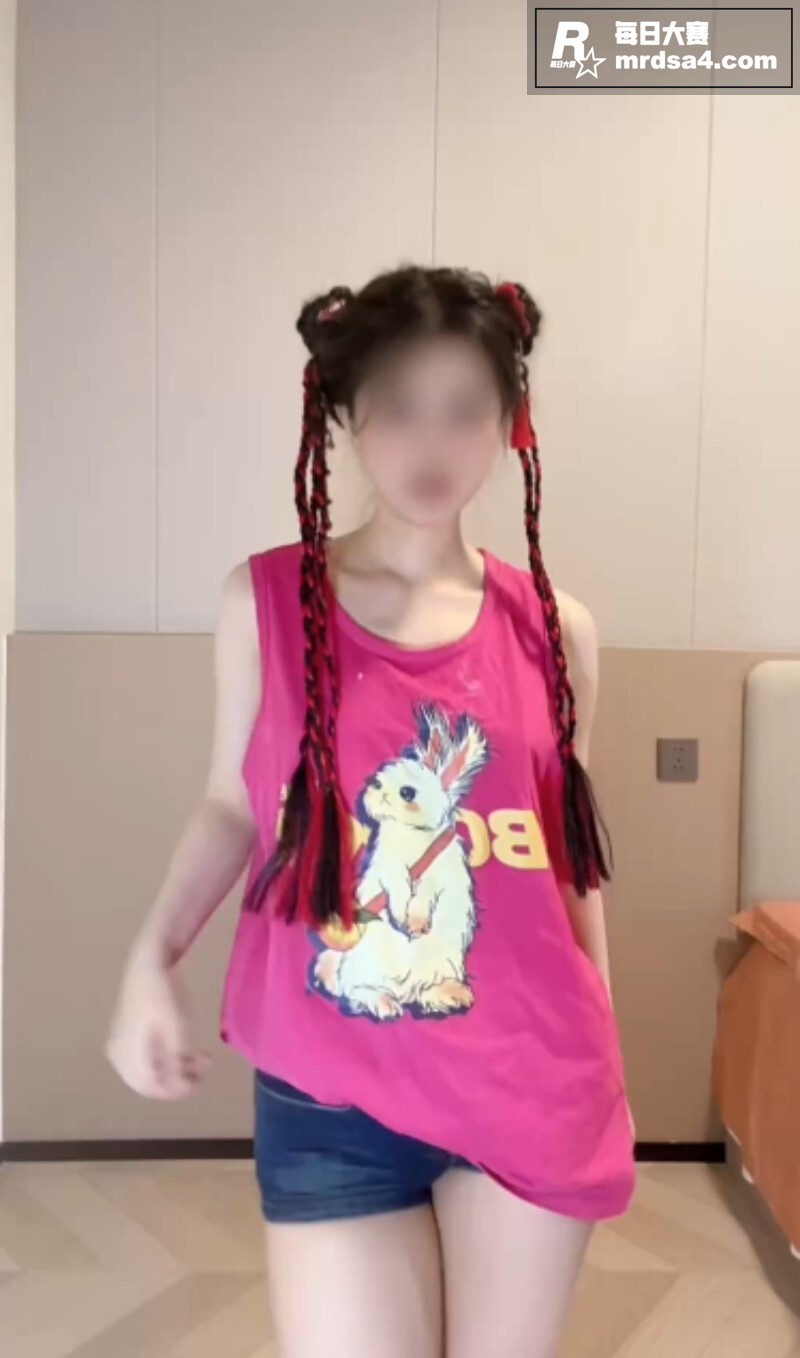 推特极品嫩妹 以安 相关图片1