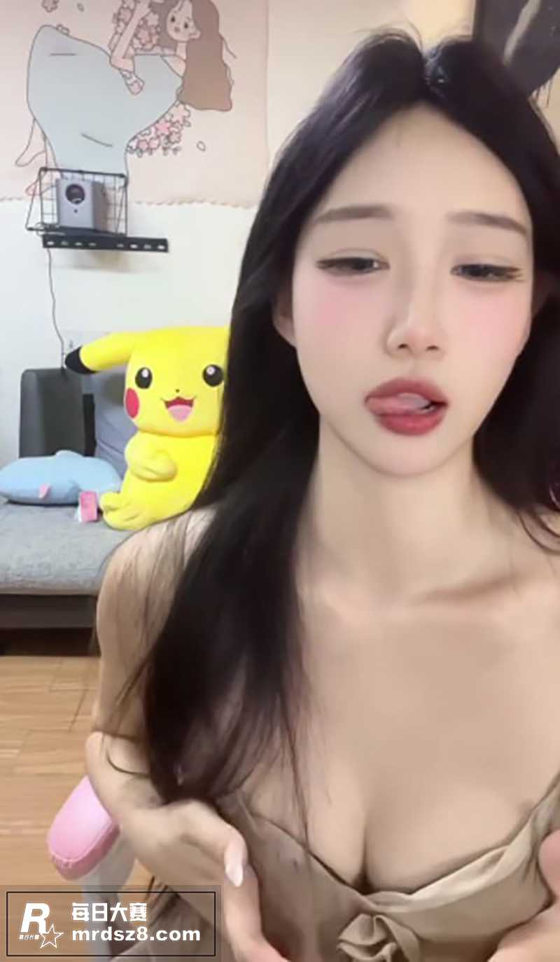 高颜值极品黑丝美少女相关图片3