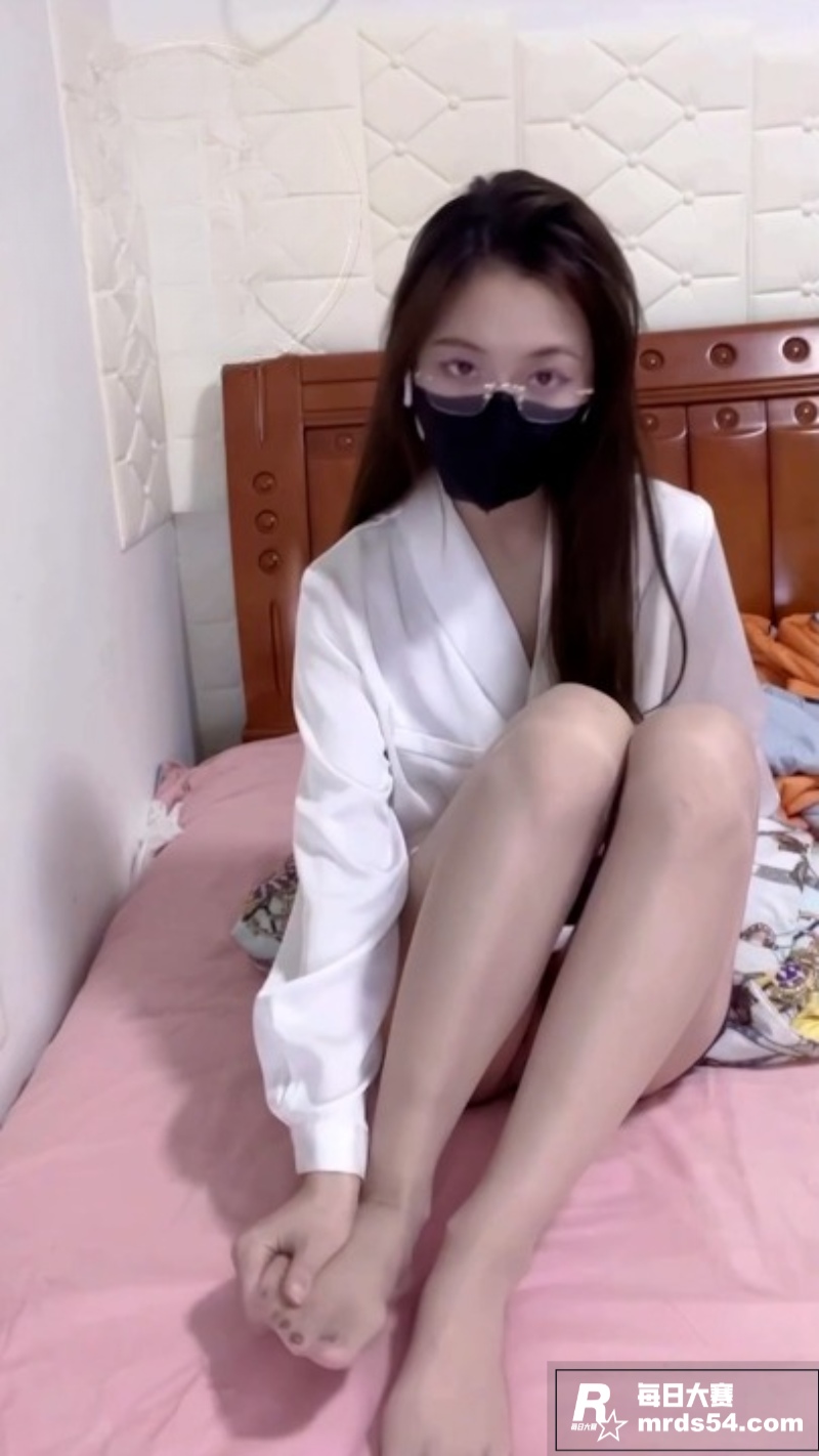 福利姬高颜值女神 桃相关图片2