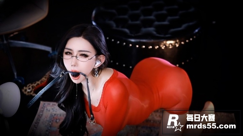 虎牙人气女神 桃一 相关图片5